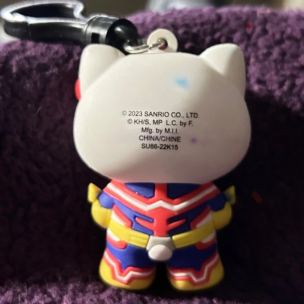 Hello Kitty Superhero Keychain - Picture 2 of 2